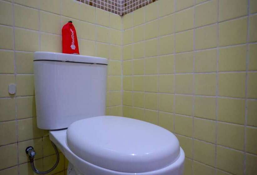 חדר משפחתי, Reddoorz Near Stasiun Kebumen