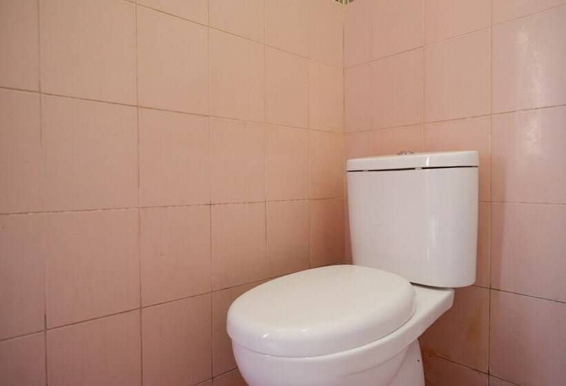 Номер Deluxe, Reddoorz Near Stasiun Kebumen