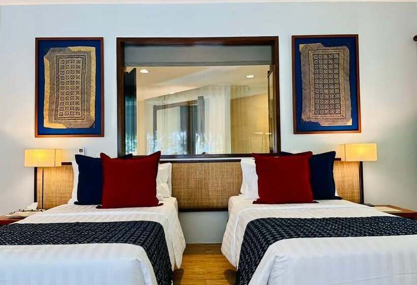 اتاق لوکس با چشم‌انداز دریا, Amun Ini Beach Resort & Spa