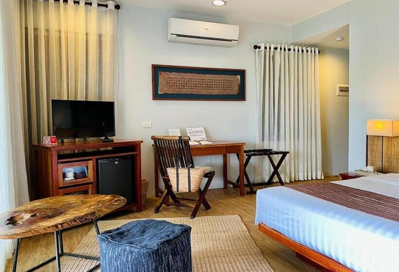 اتاق لوکس با تخت بزرگ, Amun Ini Beach Resort & Spa