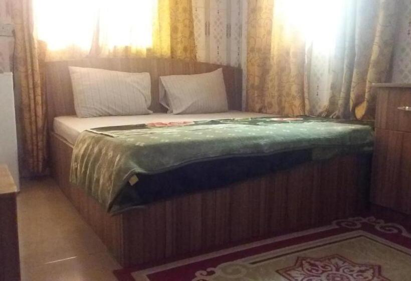 חדר דלוקס יחיד, Adinkra City