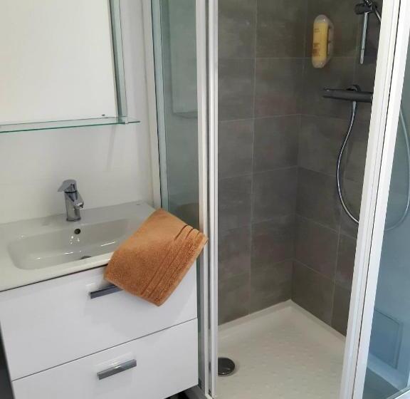 غرفة عائلية, Les Chemins Du Léman