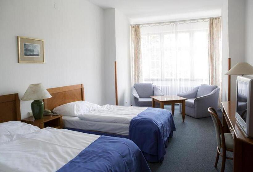 חדר סטנדרט לארבעה, Magnolia