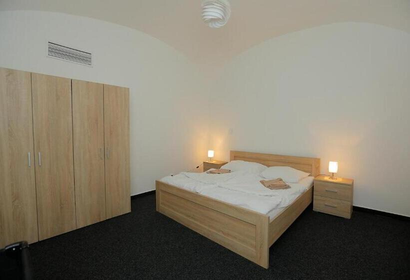 חדר סטנדרט לארבעה, Magnolia