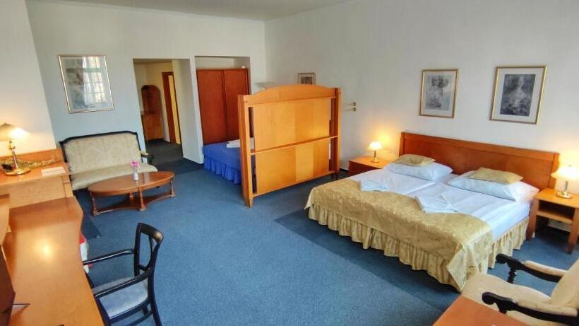 חדר סטנדרט לארבעה, Magnolia