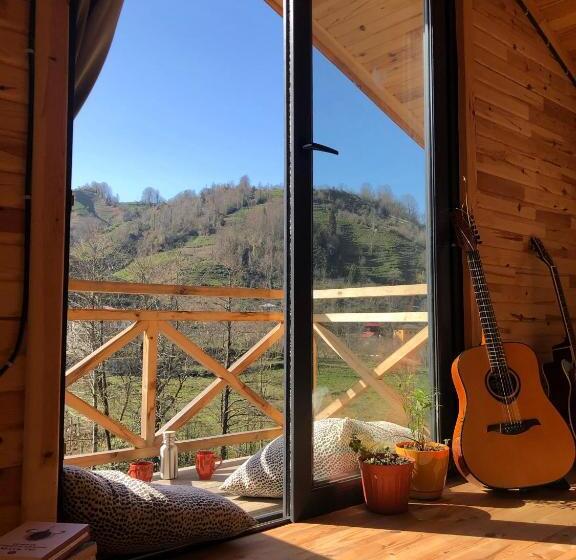 חדר דלוקס לארבעה, Sana Yasam Koyu