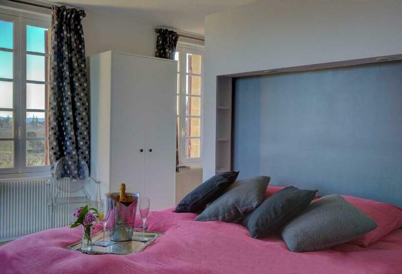 带按摩浴盆的套房, Chateau Du Palanquey & Spa