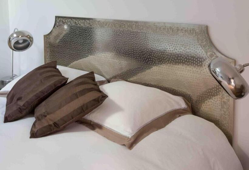 带大床的豪华间, Chateau Du Palanquey & Spa