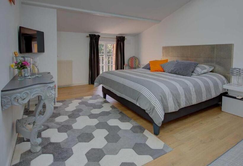 带大床的高级房间, Chateau Du Palanquey & Spa