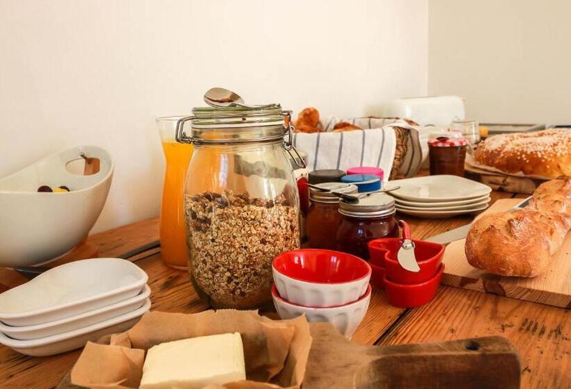 غرفة عائلية مطلّة علي الجبل, Le Domaine Des 3 Marmottes Chambres D Hôtes