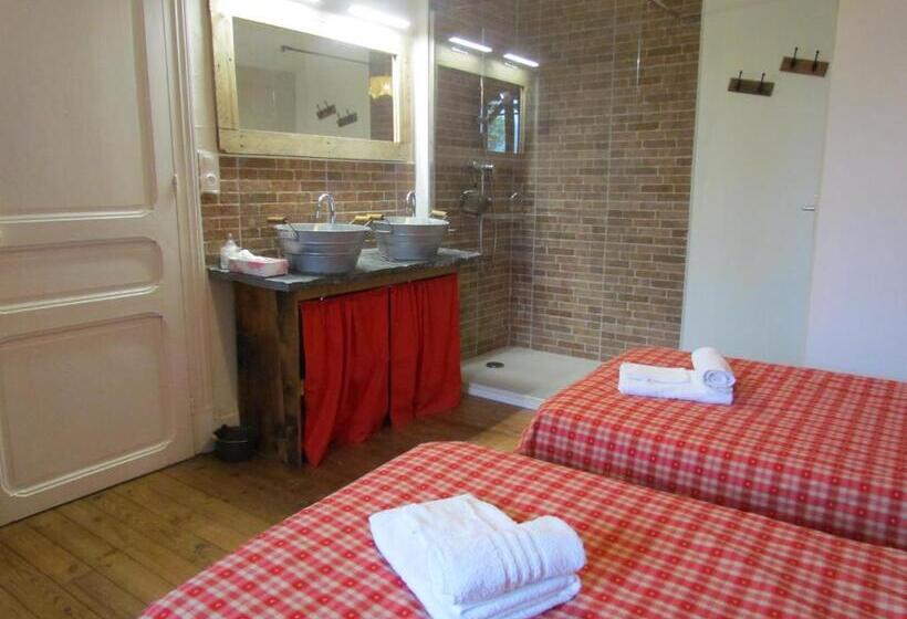 غرفة عائلية مطلّة علي الجبل, Le Domaine Des 3 Marmottes Chambres D Hôtes