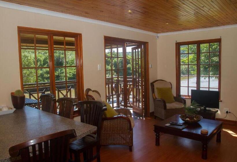 בקתת חדר, Areena Riverside Resort