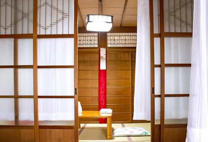 חדר משפחתי חדר אמבטיה משותף, Guest Cafe Kuchikumano