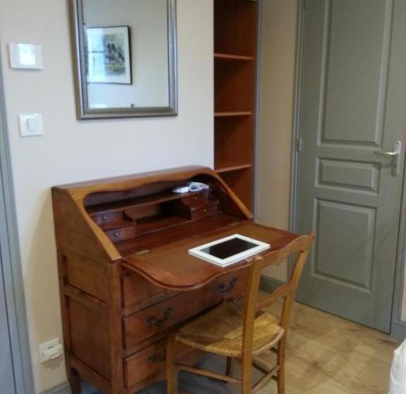 غرفة قياسية مطلّة علي الحديقة, Relais St Jacques   Roanne