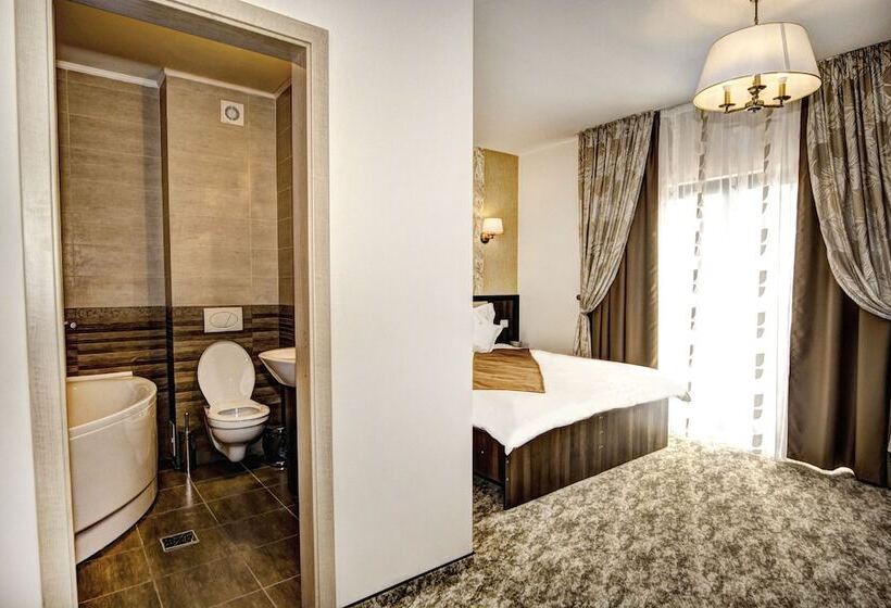 غرفة سوبيريور ثلاثية, Pensiunea Poiana Viselor