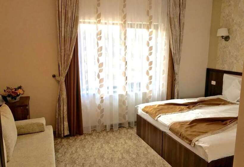 غرفة سوبيريور ثلاثية, Pensiunea Poiana Viselor