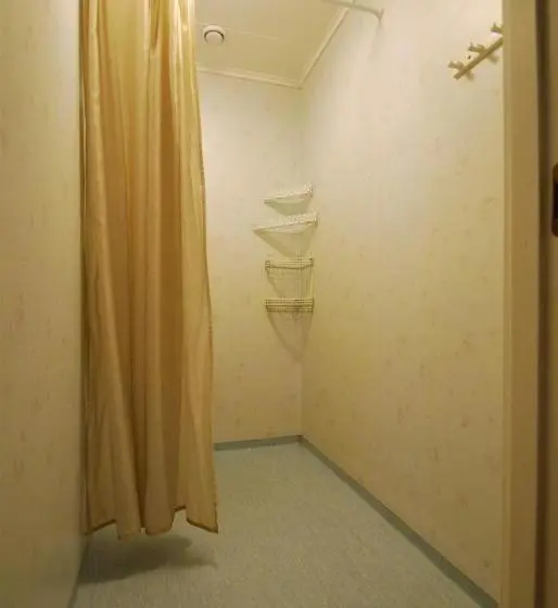 スタンダード4人部屋, Hellidens Slott