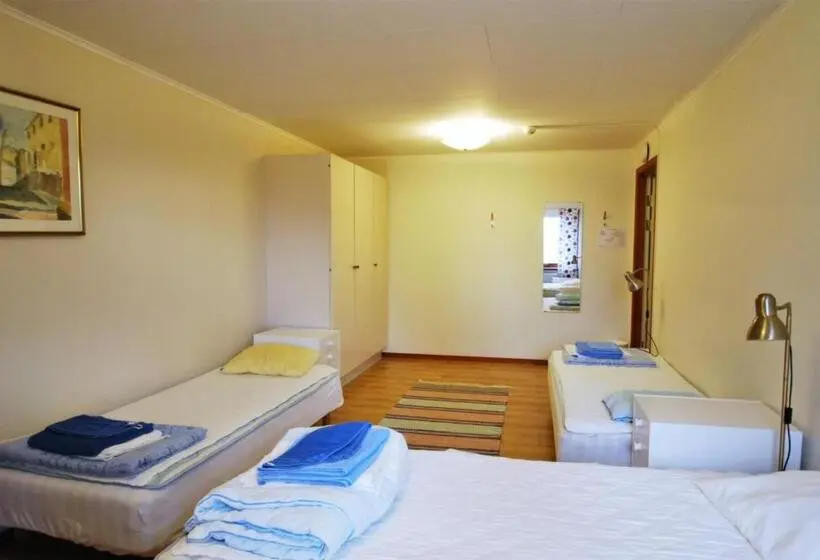 スタンダード4人部屋, Hellidens Slott