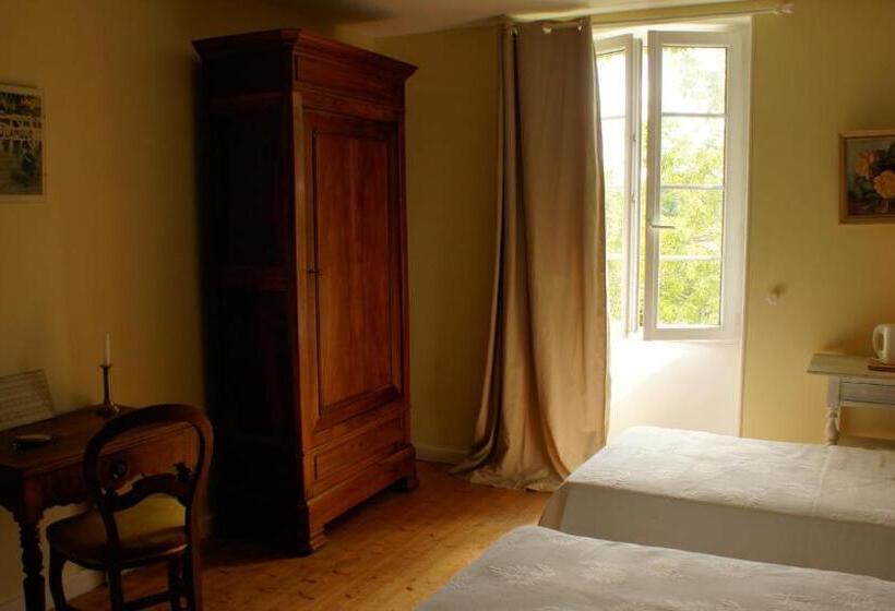 Номер Стандарт Вид на Сад, Chambres D Hotes La Hourqueyre