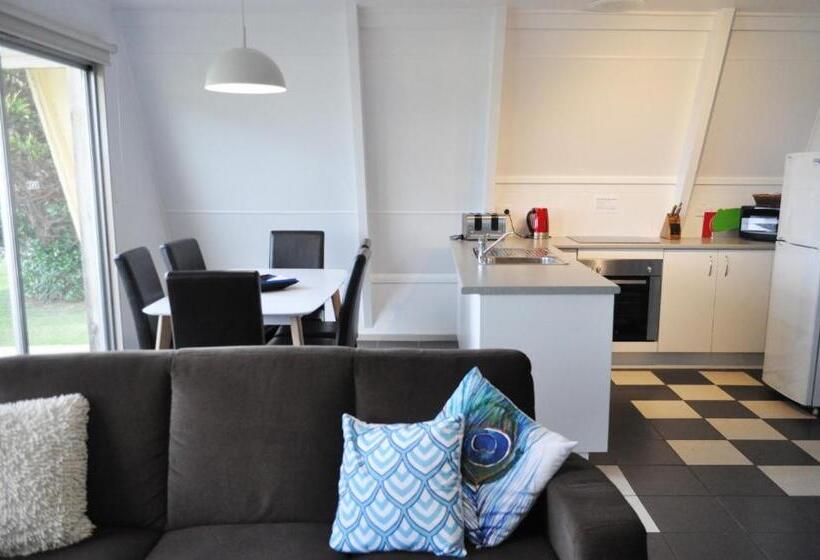 كابينة, Island Breeze Motel