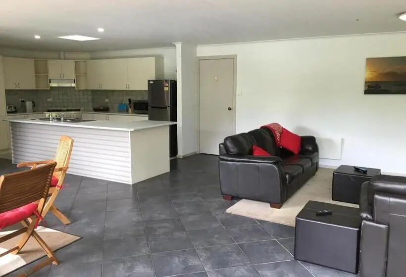 庭の見える１ベッドルームアパートメント, Island Breeze Motel