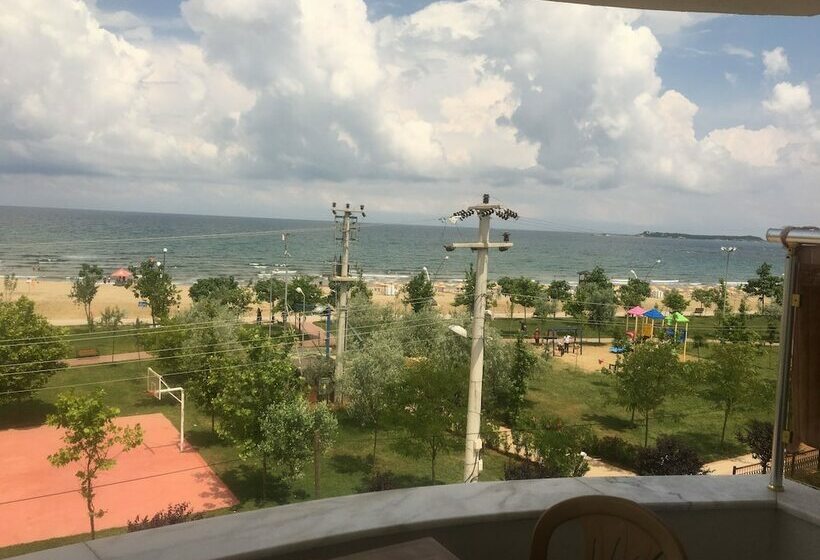 شقة عائلية, Lapina Pension & Restaurant