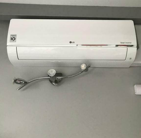 חדר משפחתי, La Mansarde