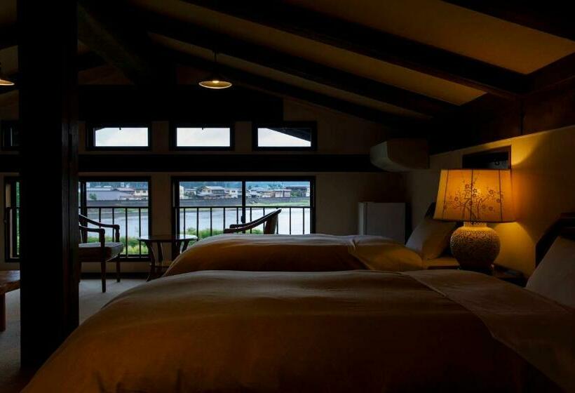 חדר משפחתי, Busuitei