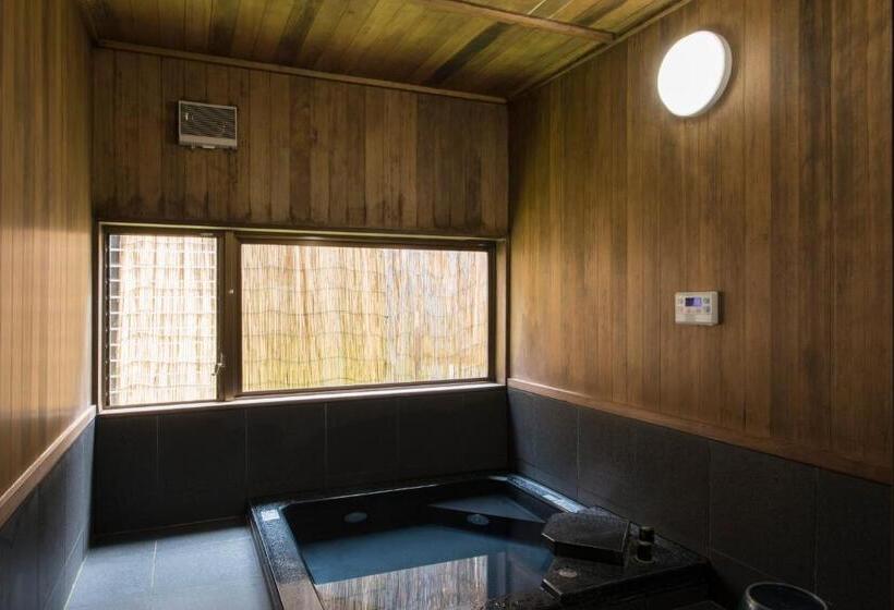 סוויטה משפחתית, Busuitei