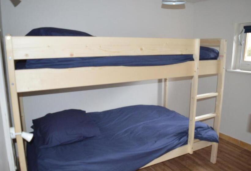 패밀리 룸, Au Passage Des Grues