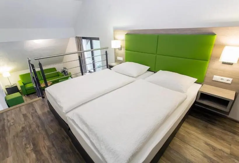 Standard-huone, Holzscheiter