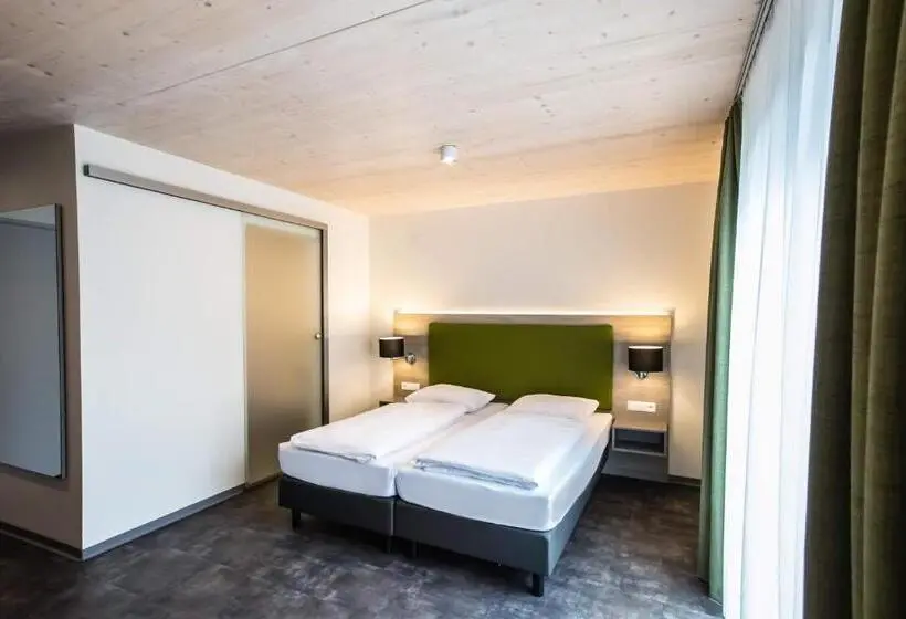 Standard-huone, Holzscheiter