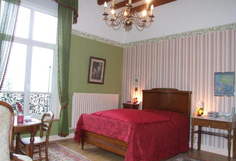 Standard room with outdoor bath, Le Clos Domremy