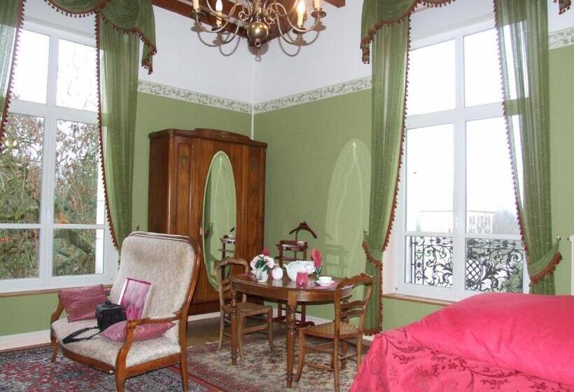 Standard room with outdoor bath, Le Clos Domremy