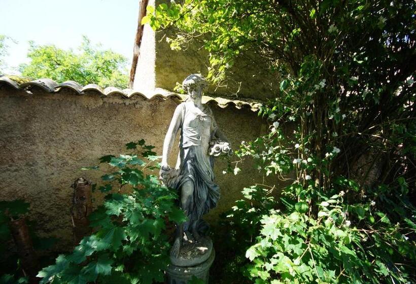 Standard room with outdoor bath, Le Clos Domremy