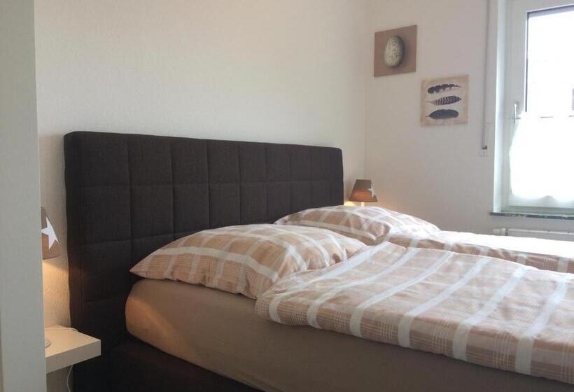 بانگلوی استاندارد, Huus Störtebeker