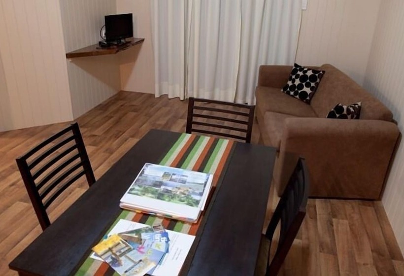 小室, Wooli River Lodges