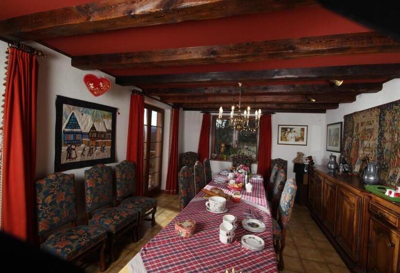 חדר משפחתי נוף לגינה, Maison D Hôtes La Cerisaie