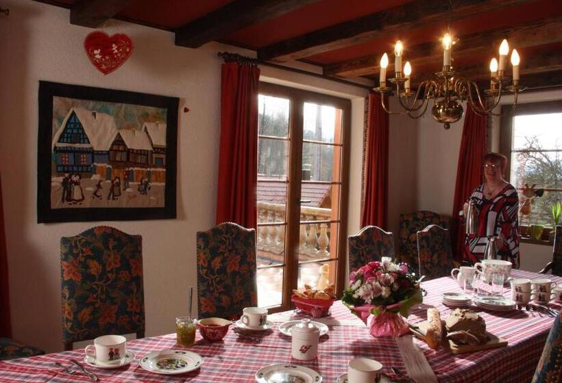 חדר משפחתי נוף לגינה, Maison D Hôtes La Cerisaie