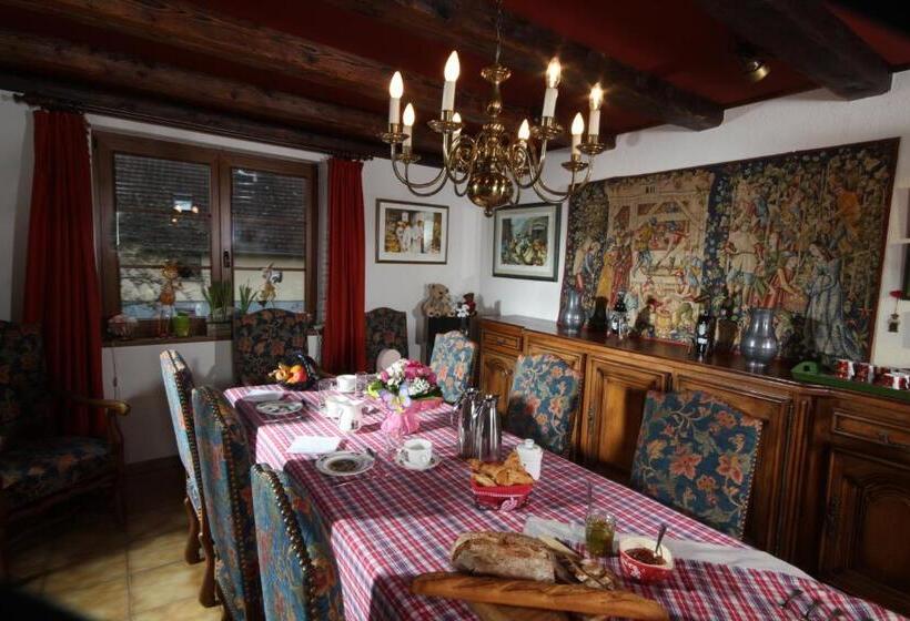 חדר משפחתי נוף לגינה, Maison D Hôtes La Cerisaie