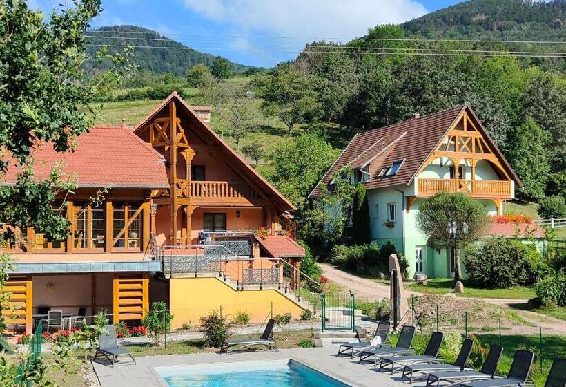 חדר משפחתי נוף לגינה, Maison D Hôtes La Cerisaie