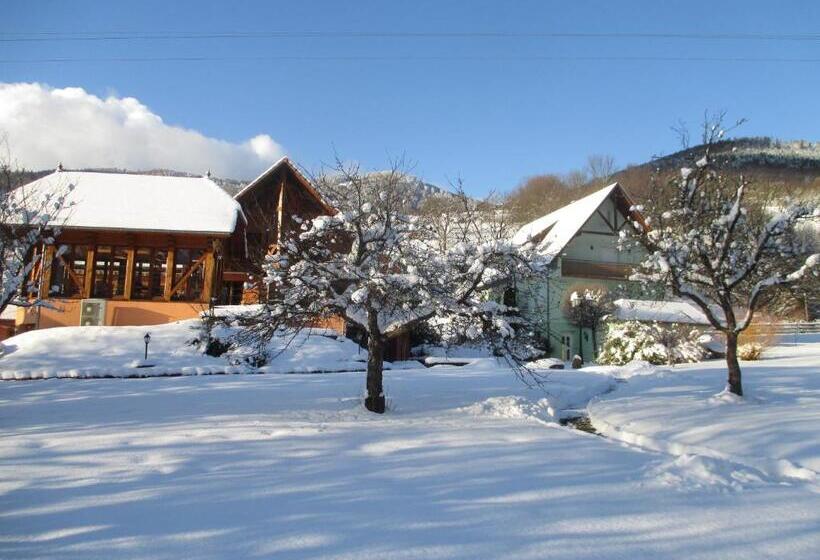 Семейный Номер Вид на Сад, Maison D Hôtes La Cerisaie