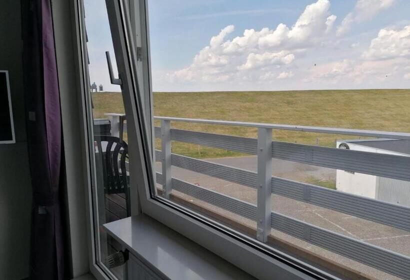 חדר משפחתי, Möven Kieker