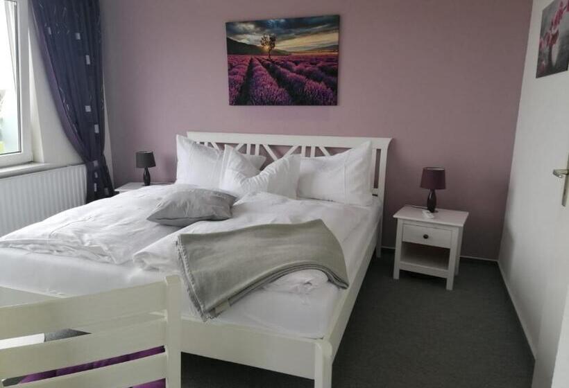 חדר משפחתי, Möven Kieker