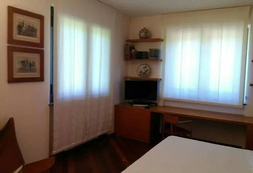 プールビュースタンダードルーム, Villa Le Noci
