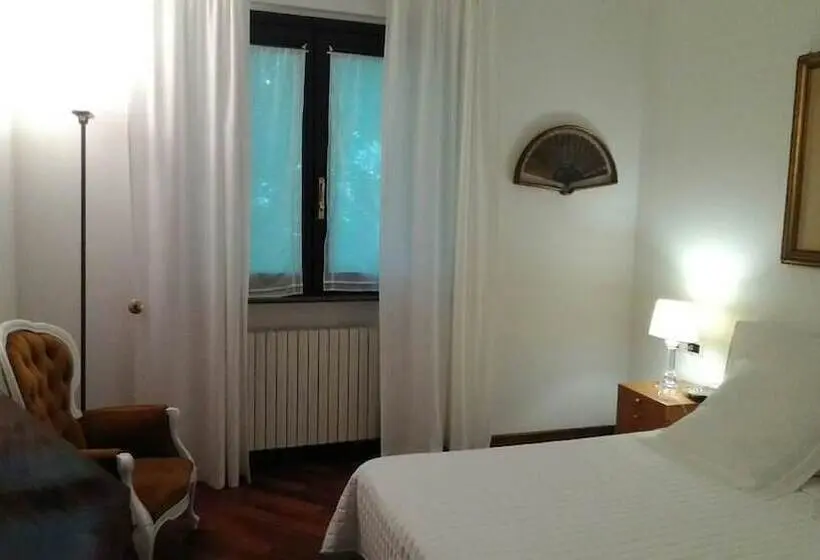 プールビュースタンダードルーム, Villa Le Noci
