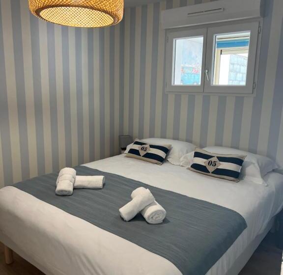 جناح جونيور عائلى, Aux Rochers De L Ocean