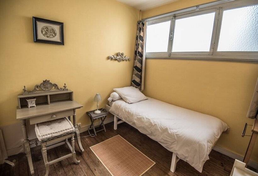 חדר קומפורט לשלושה, Les Tuileries De Chanteloup