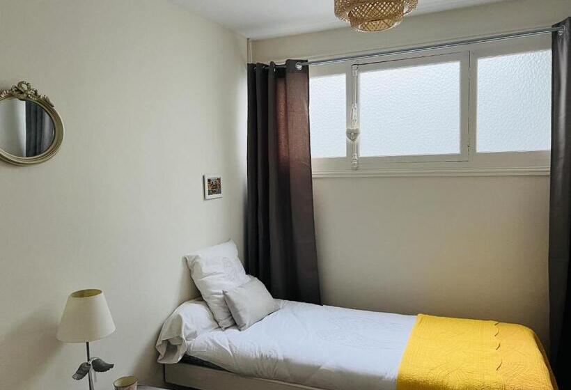 חדר קומפורט לשלושה, Les Tuileries De Chanteloup