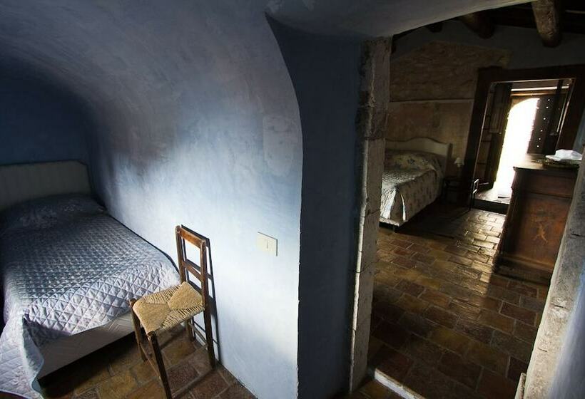 חדר סטנדרט לשלושה, Rifugio Della Rocca